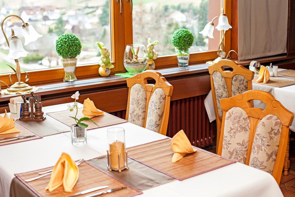 Auerhahn Bed And Breakfast - Black Forest - Waldhotel Eisenbach Kültér fotó